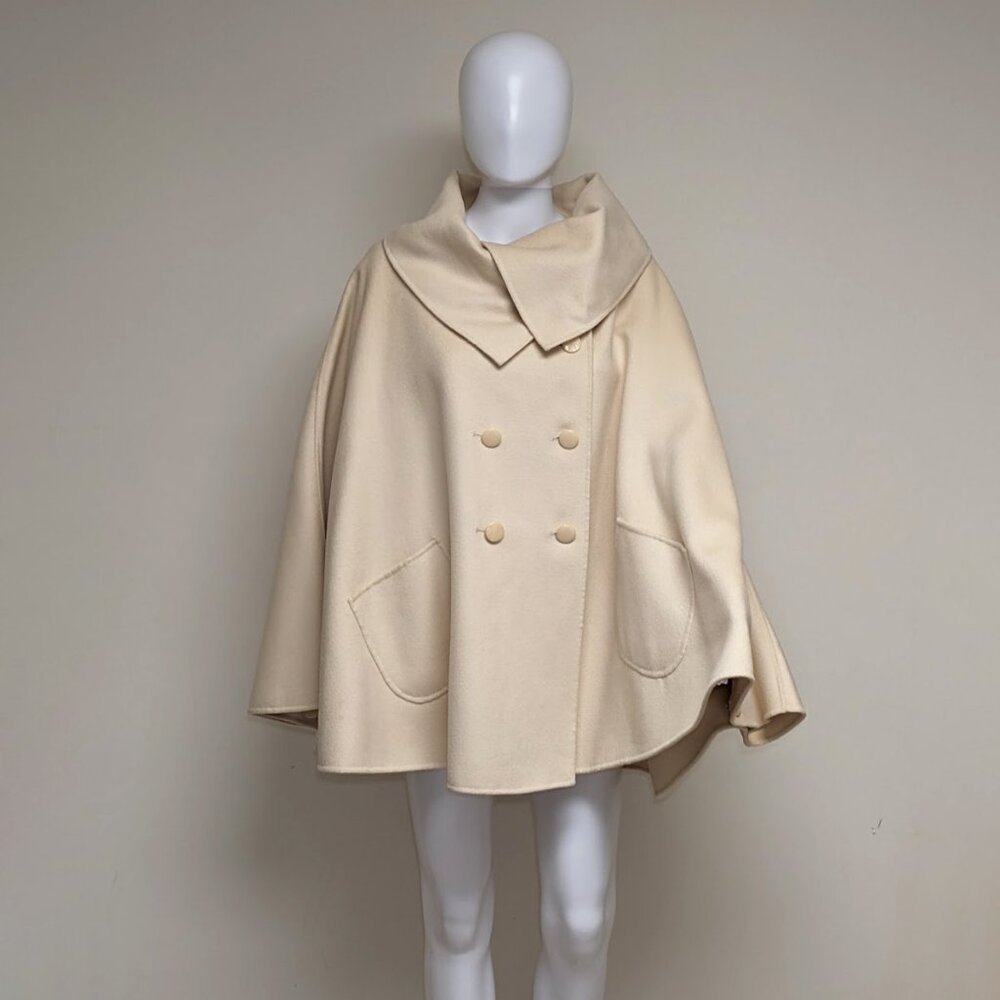 ST. JOHN Cream Double-Breasted Cape/Coat in Soft Angora/Wool blend - Picture 2 of 8